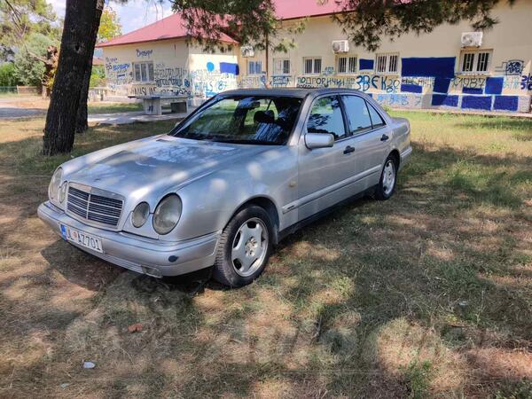 Mercedes Benz - E 200 - 2.0