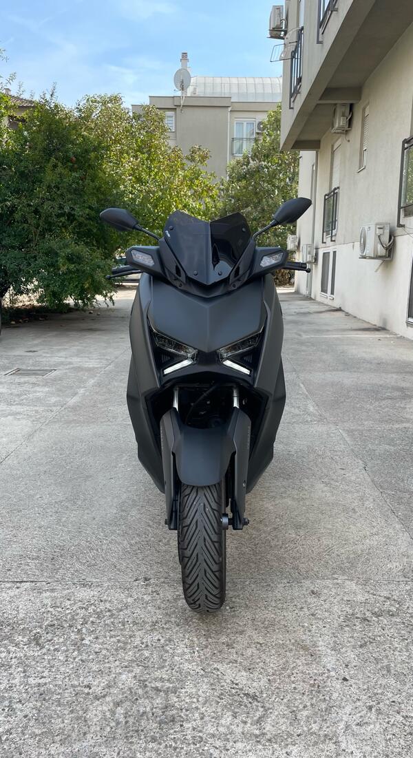 Yamaha - X-max  300