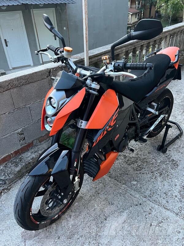 KTM - DUKE 690