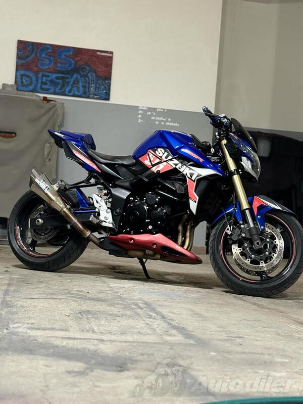 Suzuki - GSR 750A