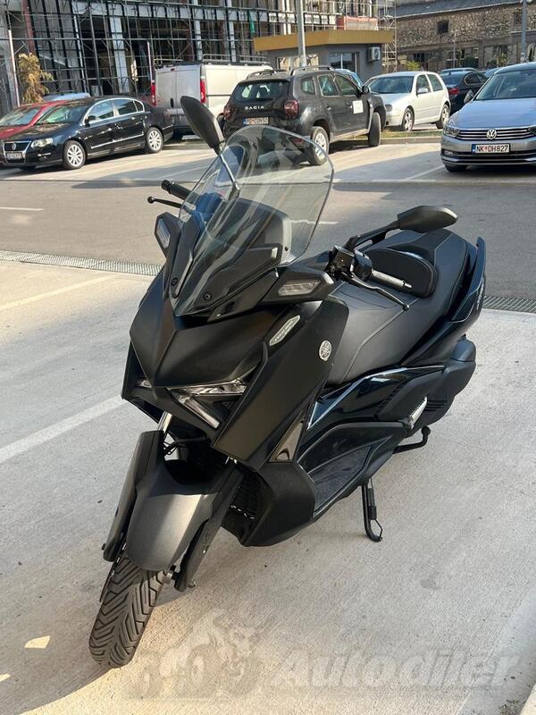 Yamaha - tech max x max 300