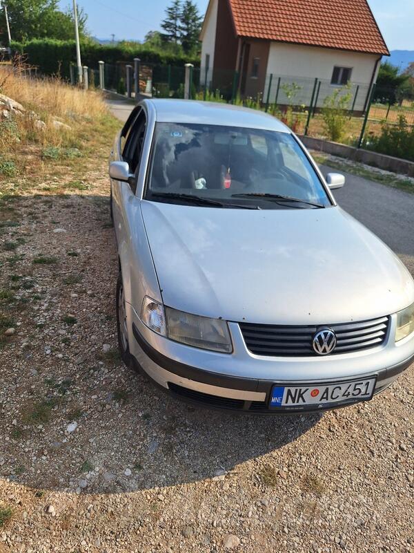 Volkswagen - Passat