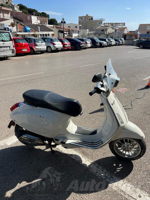 Piaggio - Vespa