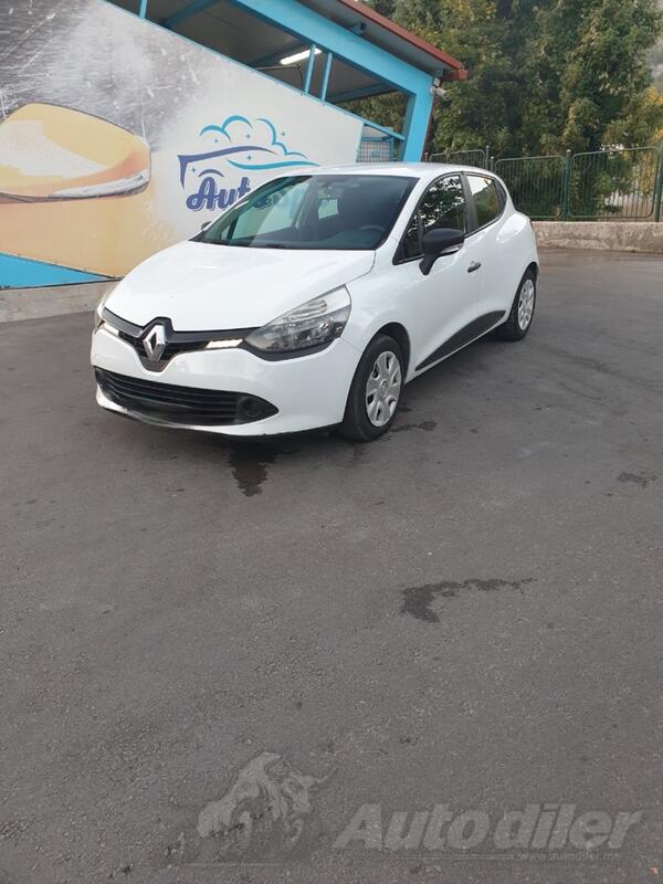 Renault - Clio - 15