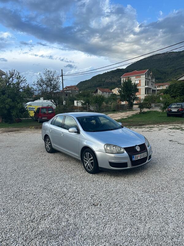 Volkswagen - Jetta - 2.0 tdi 103kw     DSG