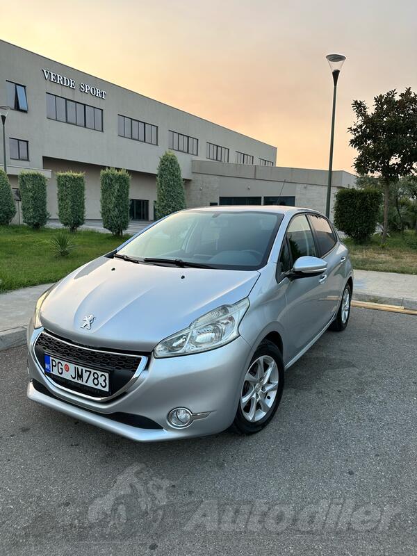 Peugeot - 208 - 1.4