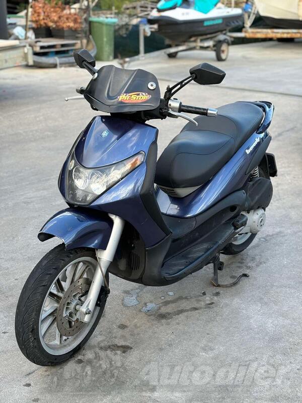 Piaggio - Beverly 125