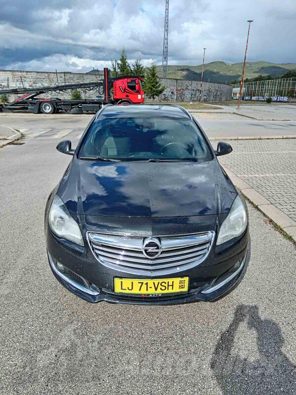 Opel - Insignia - 2.0 biturbo