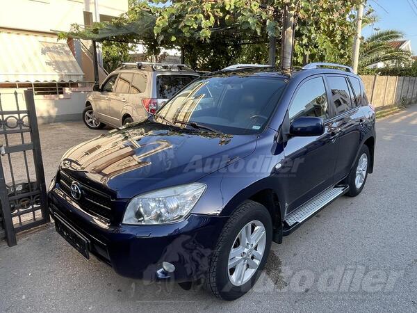 Toyota - RAV 4 - 2.2 D-CAT 4WD