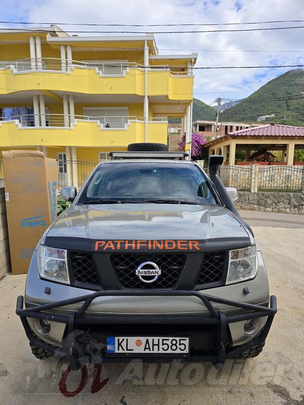 Nissan - Pathfinder - 2.5