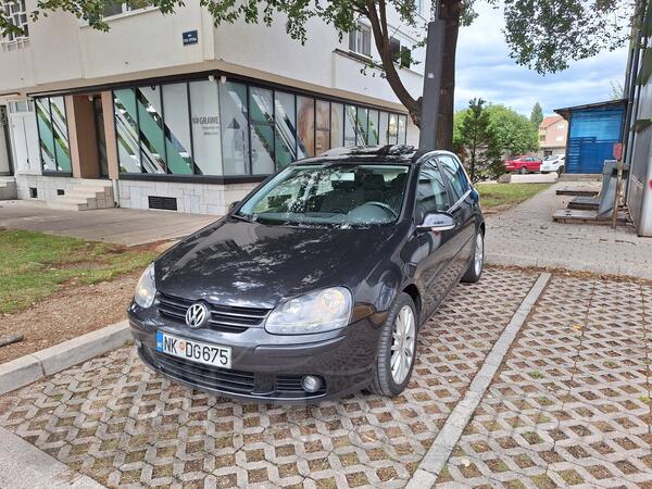 Volkswagen - Golf 5 - 2.0 TDI