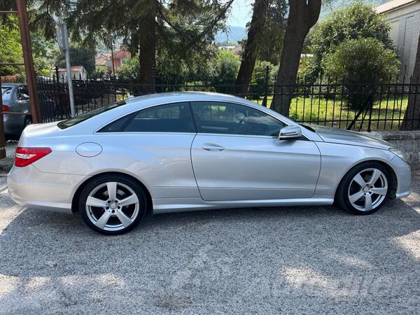 Mercedes Benz - E 220 - E220 coupe