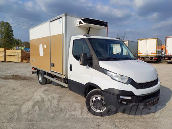 Iveco - DAILY 35-130 / Hladnjača + Rampa / 3.5t