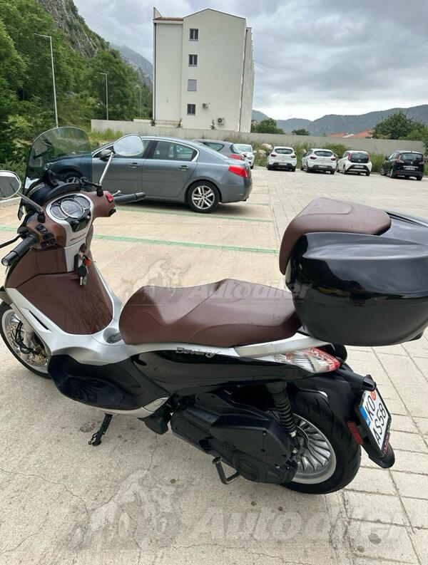 Piaggio - Beverly 300