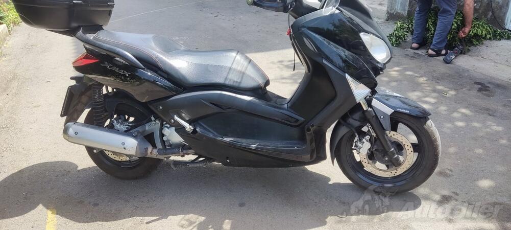 Yamaha - X MAX