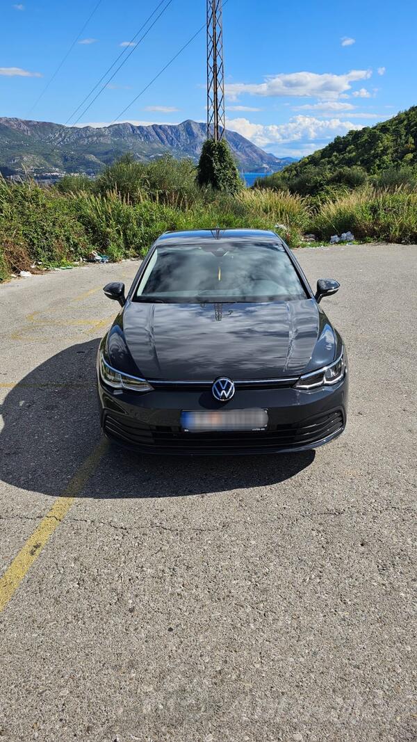 Volkswagen - Golf 8 - 1.0 eTsi