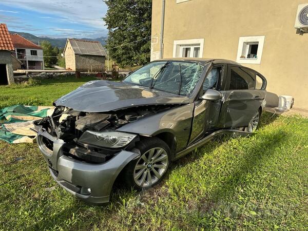 BMW - 320 2.0d in parts