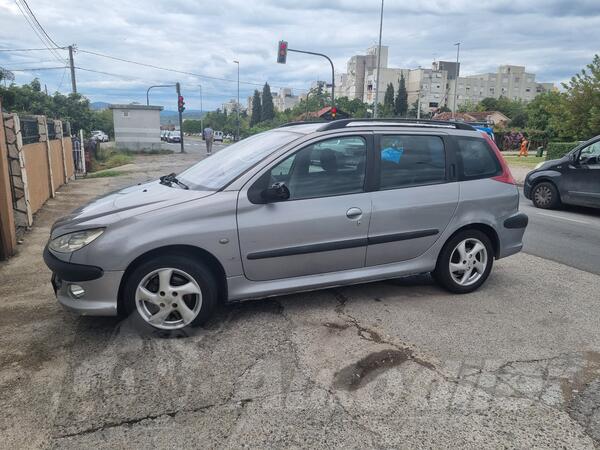 Peugeot - 206 - 1.6i