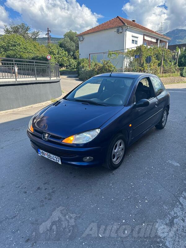 Peugeot - 206 - 1.6 benz 65kw