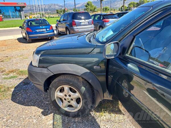 Land Rover - Freelander