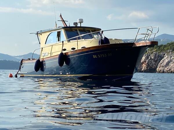 Yacht service - Motorna yahta Marco Polo 12