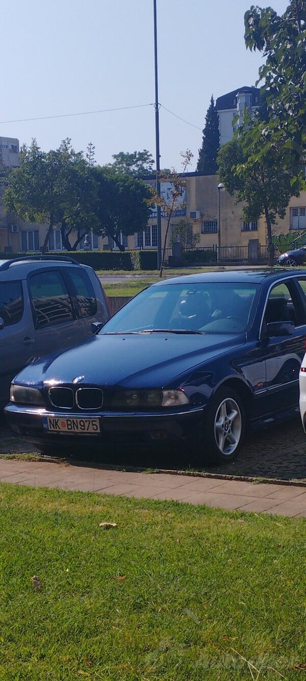 BMW - 520