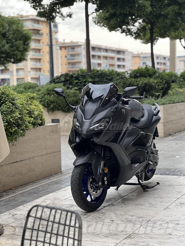 Yamaha - T Max 560 Akrapovic