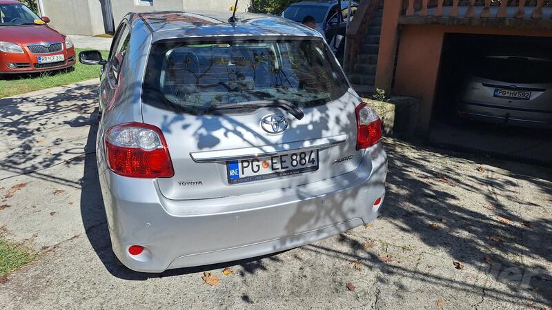 Toyota - Auris - VVTI  benzin