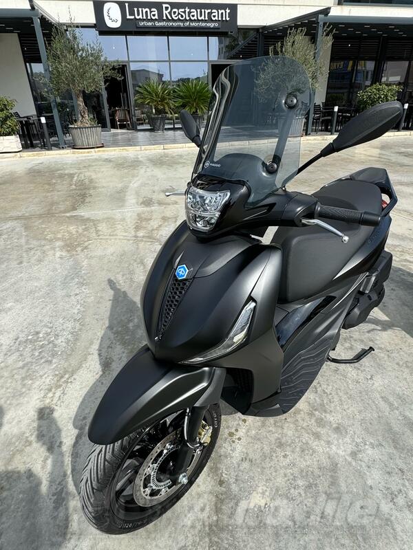 Piaggio - Beverly 400 Black edition