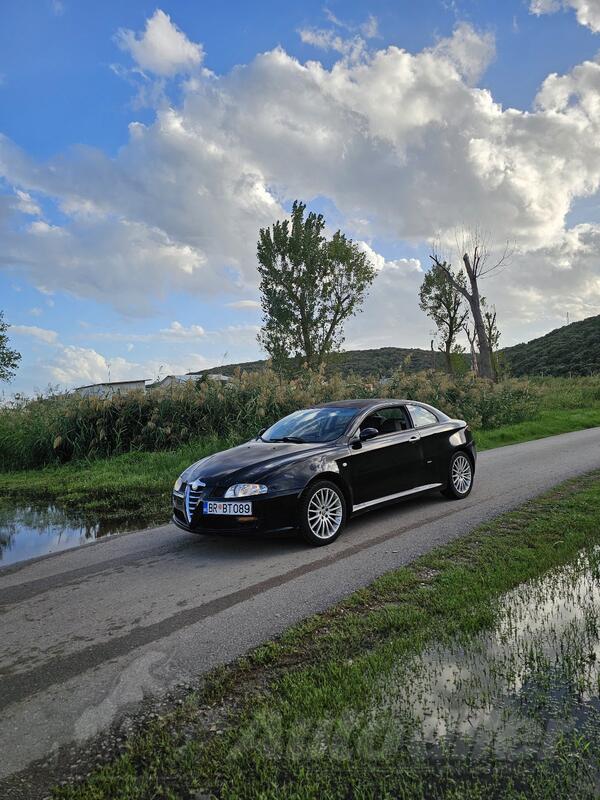 Alfa Romeo - GT - 1.9 JTD