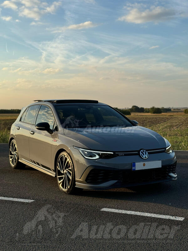 Volkswagen - Golf 8