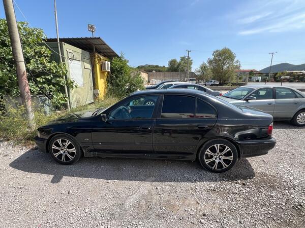 BMW - 530