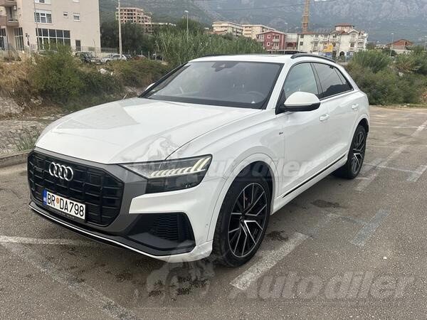 Audi - Q8