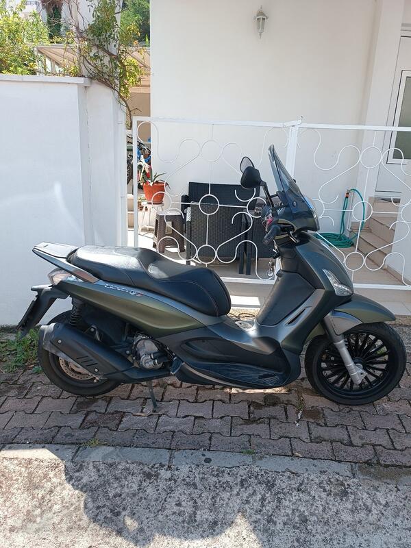 Piaggio - beverly 300cc