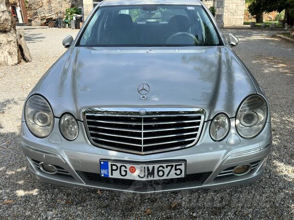 Mercedes Benz - E 200 - 3.0