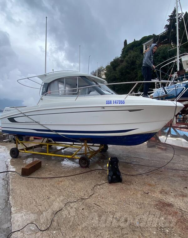 Beneteau - Antares 6.8