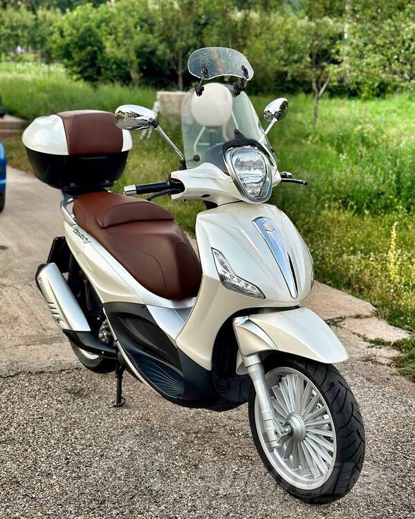 Piaggio - Beverly 300