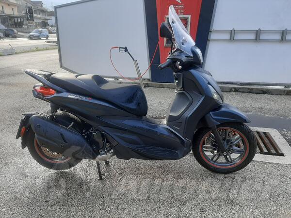 Piaggio - Beverly 400 Sport