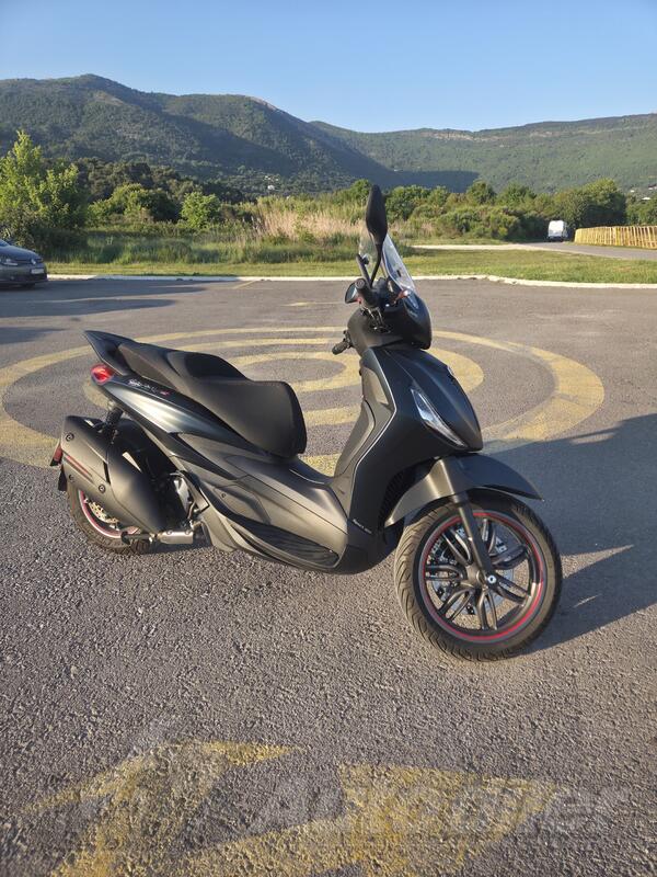 Piaggio - Beverly 400 Sport