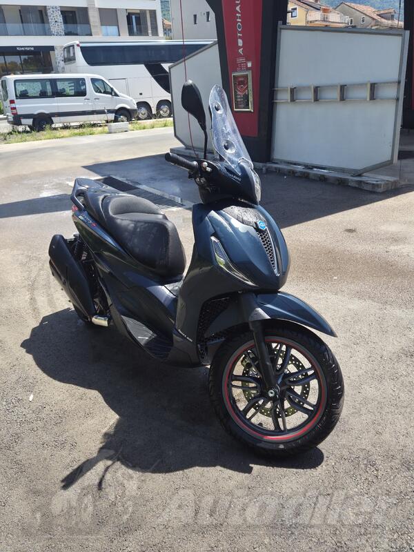 Piaggio - Beverly 400 Sport