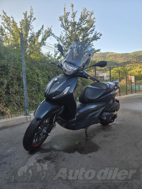 Piaggio - Beverly 400 Sport