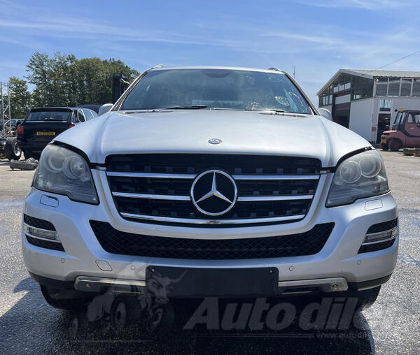 U djelovima Mercedes Benz - ML 300 300 CDI 4MATIC