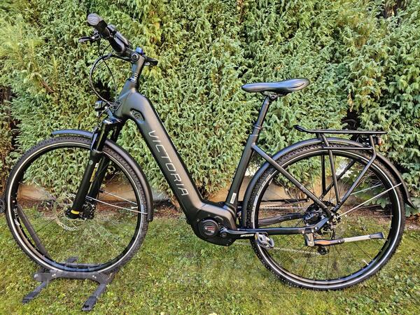 Author - Victoria 11a