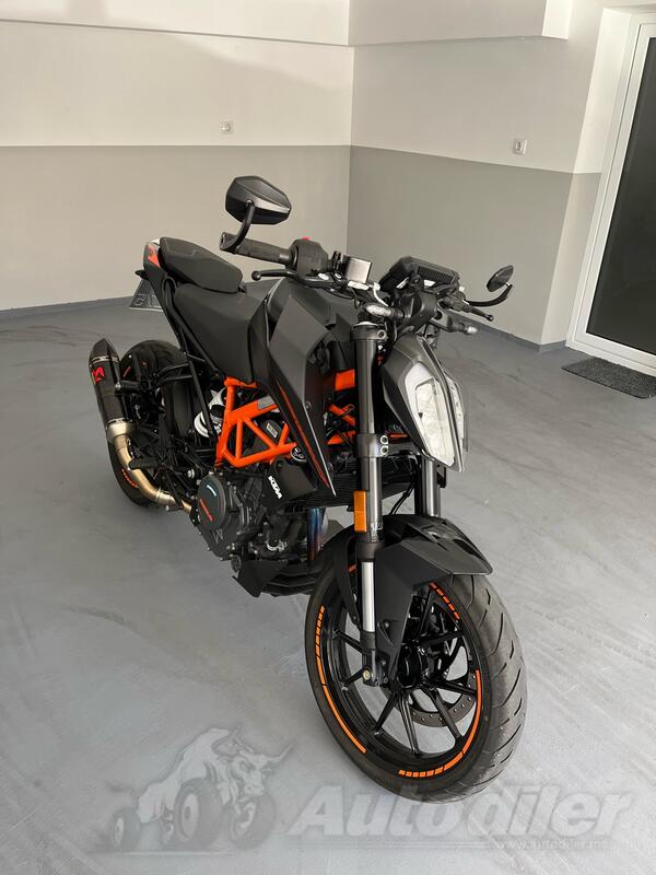 KTM - Duke 390