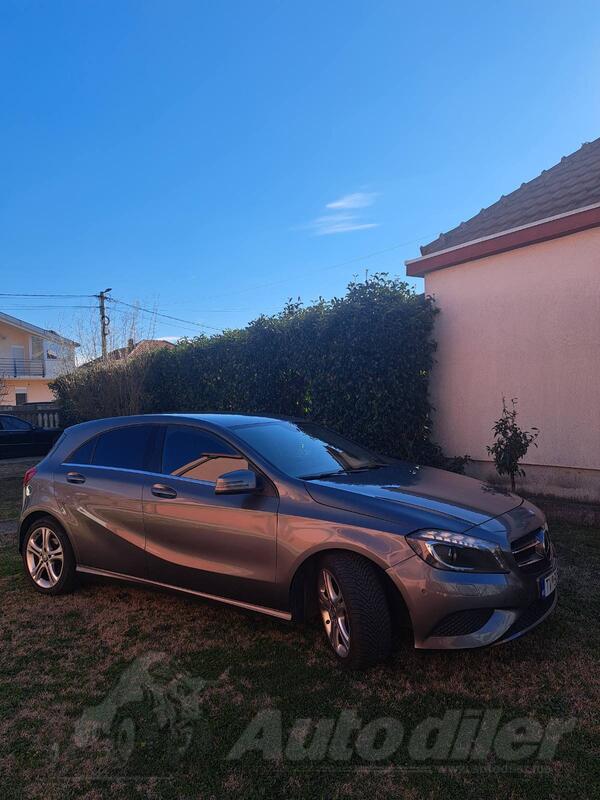 Mercedes Benz - A 180 - 1.5