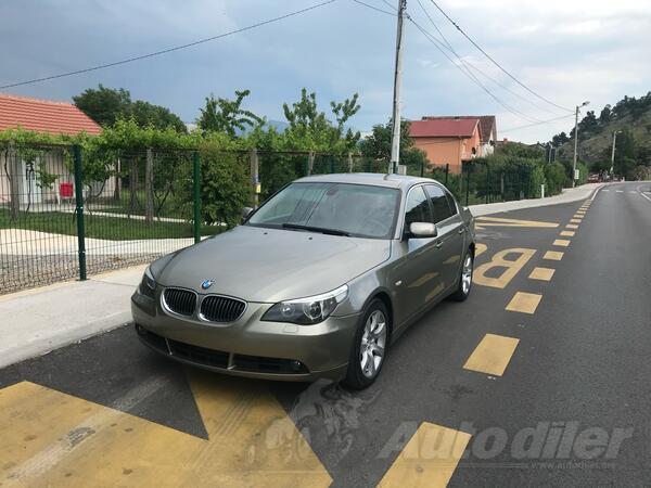 BMW - 525