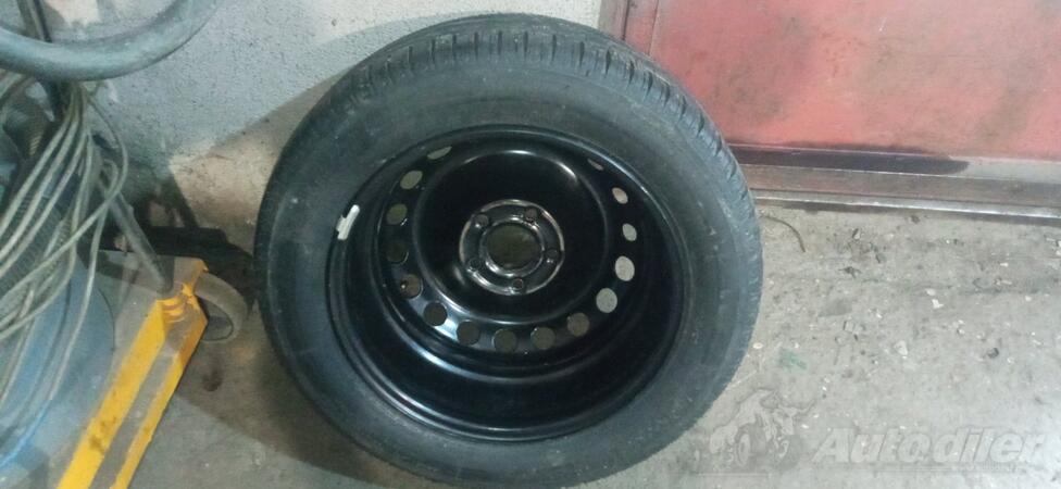 Fabričke felne i Michelin  gume