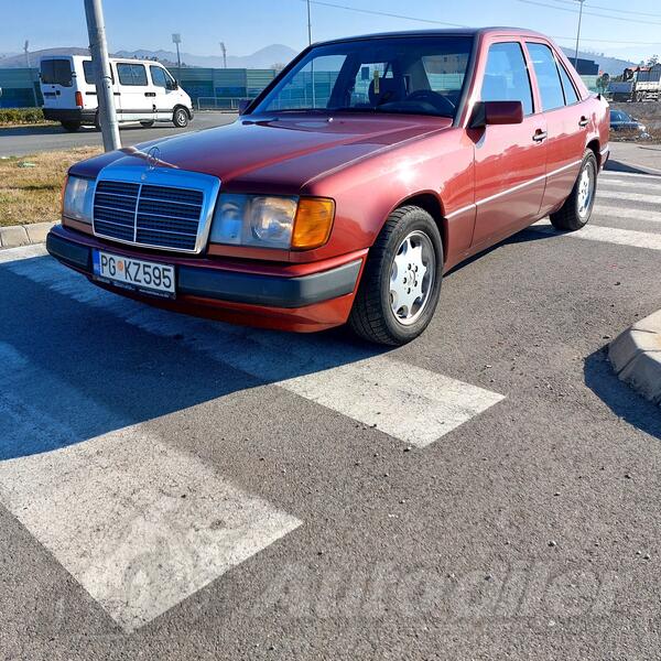 Mercedes Benz - 200 - 200D