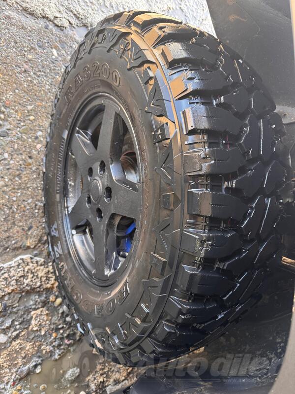 Roadstone - Kramponke - Univerzalna guma