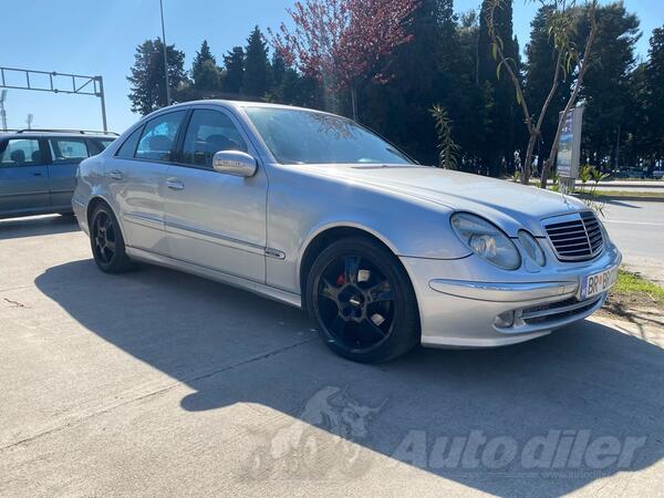 Mercedes Benz - E 220